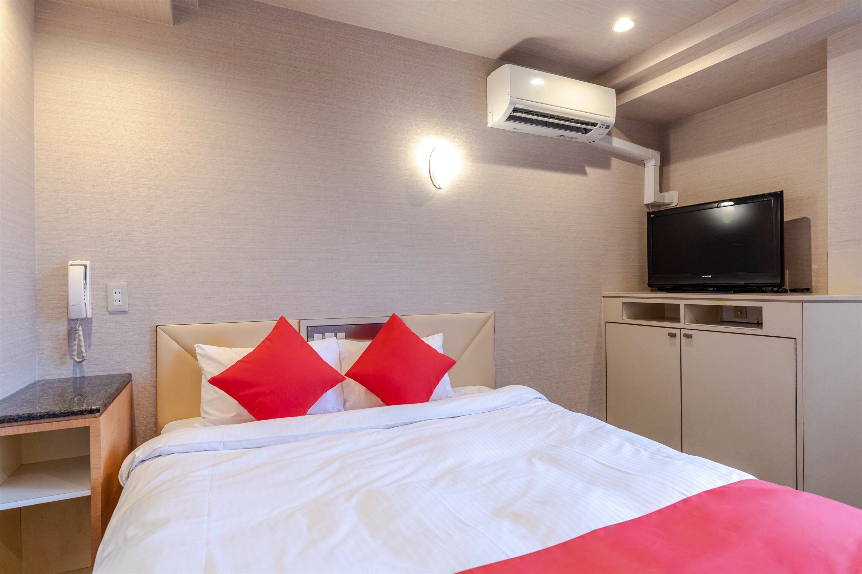 double room, smoking | desk, free wifi, bed sheets