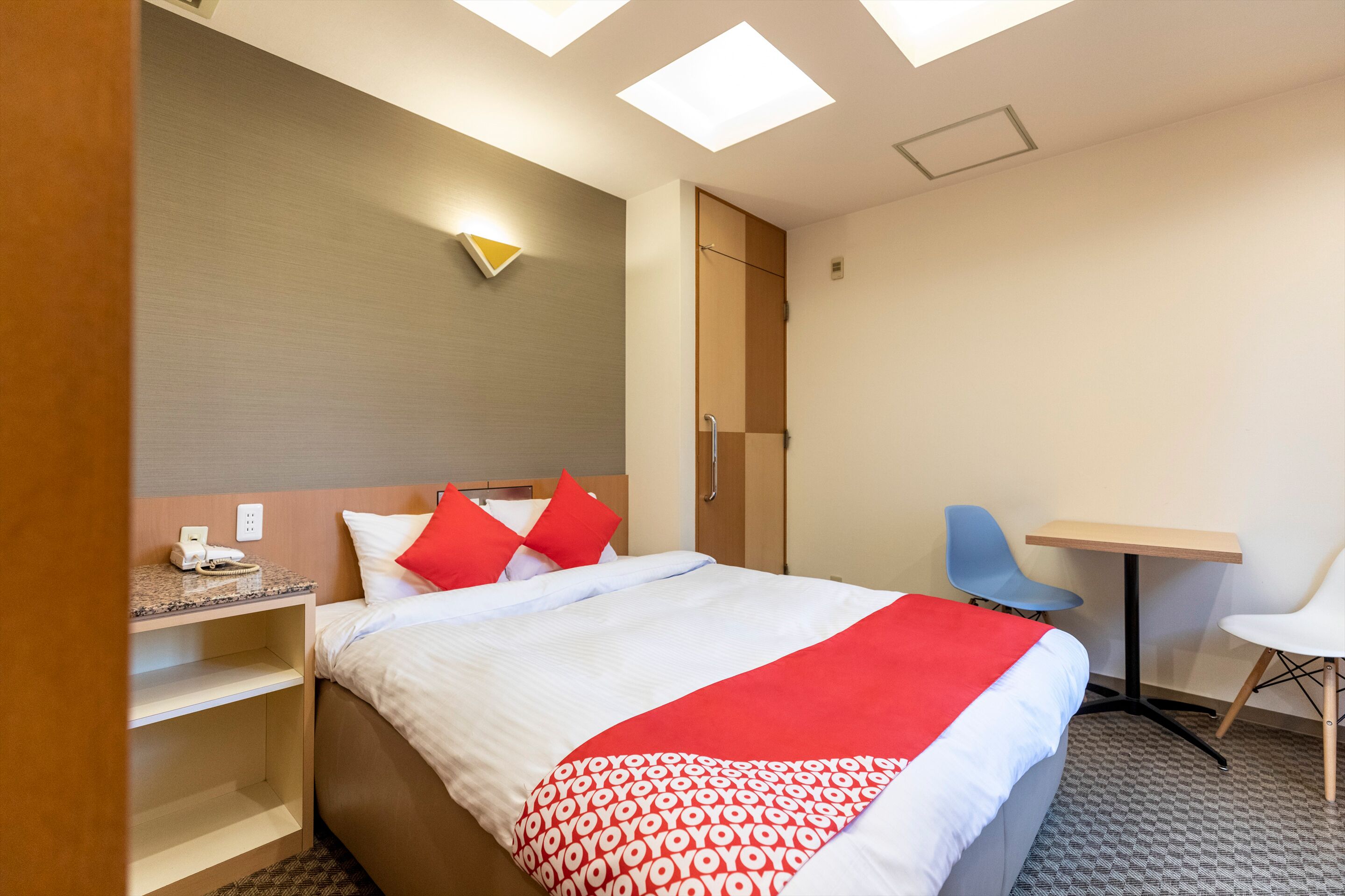 double room, non smoking | desk, free wifi, bed sheets