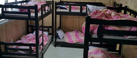 Shared Dormitory, Men only (4 Pax)