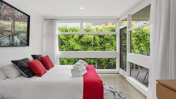 3 bedrooms, free WiFi, bed sheets