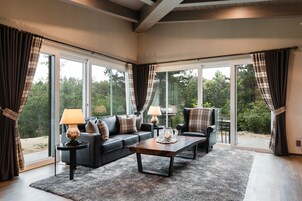 Noblian Luzern 36PY | 3 bedrooms, premium bedding, individually decorated