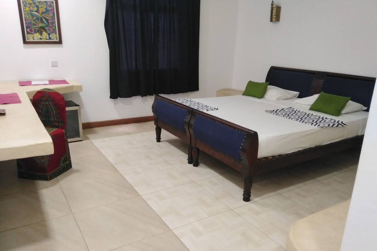 Deluxe Double Room | Minibar, desk, free WiFi, bed sheets