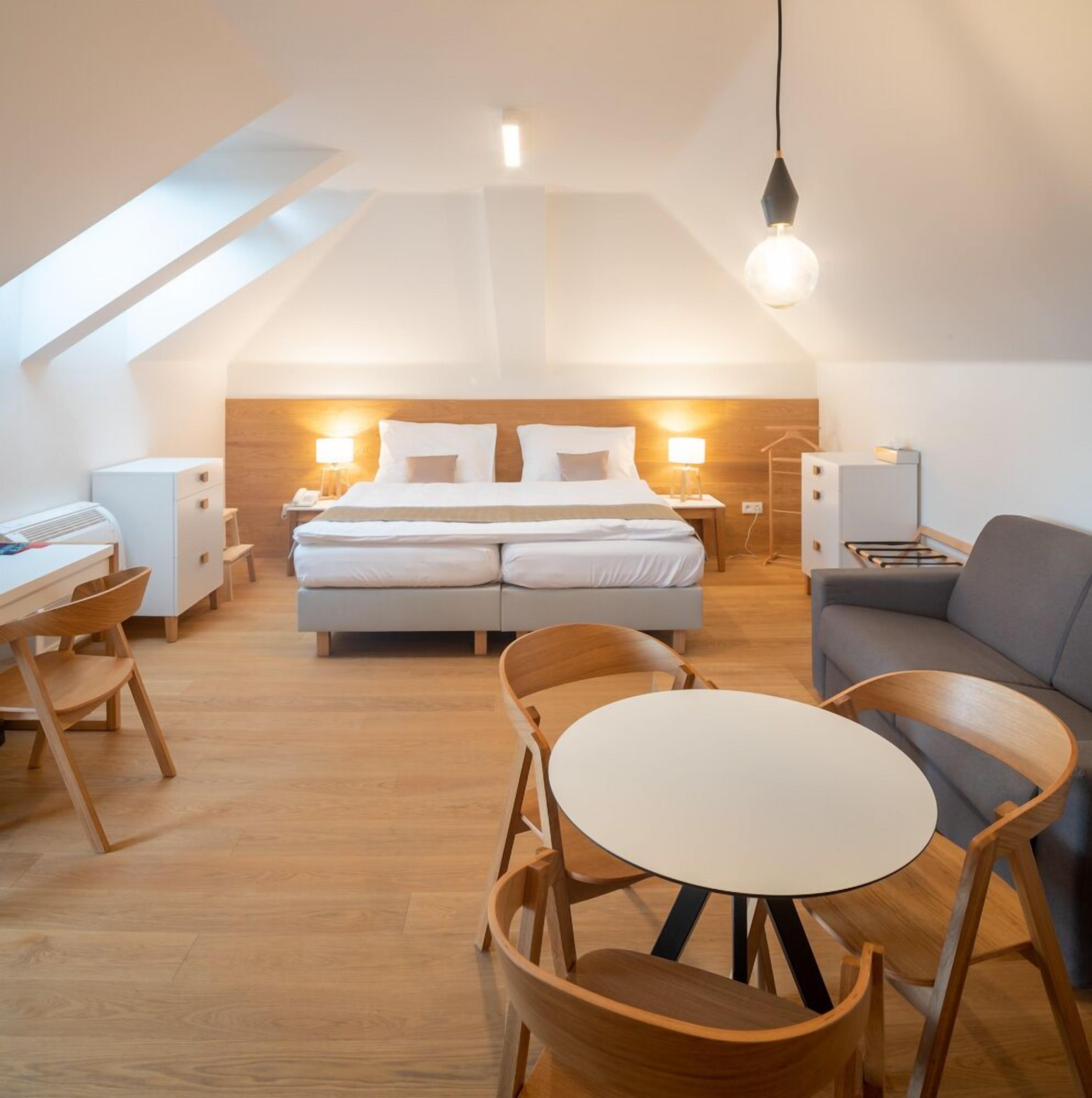 Double or Twin Room (Large #10) | Premium bedding, minibar, in-room safe, desk