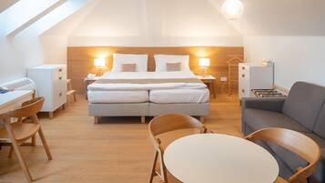 Double or Twin Room (Large #10) | Premium bedding, minibar, in-room safe, desk
