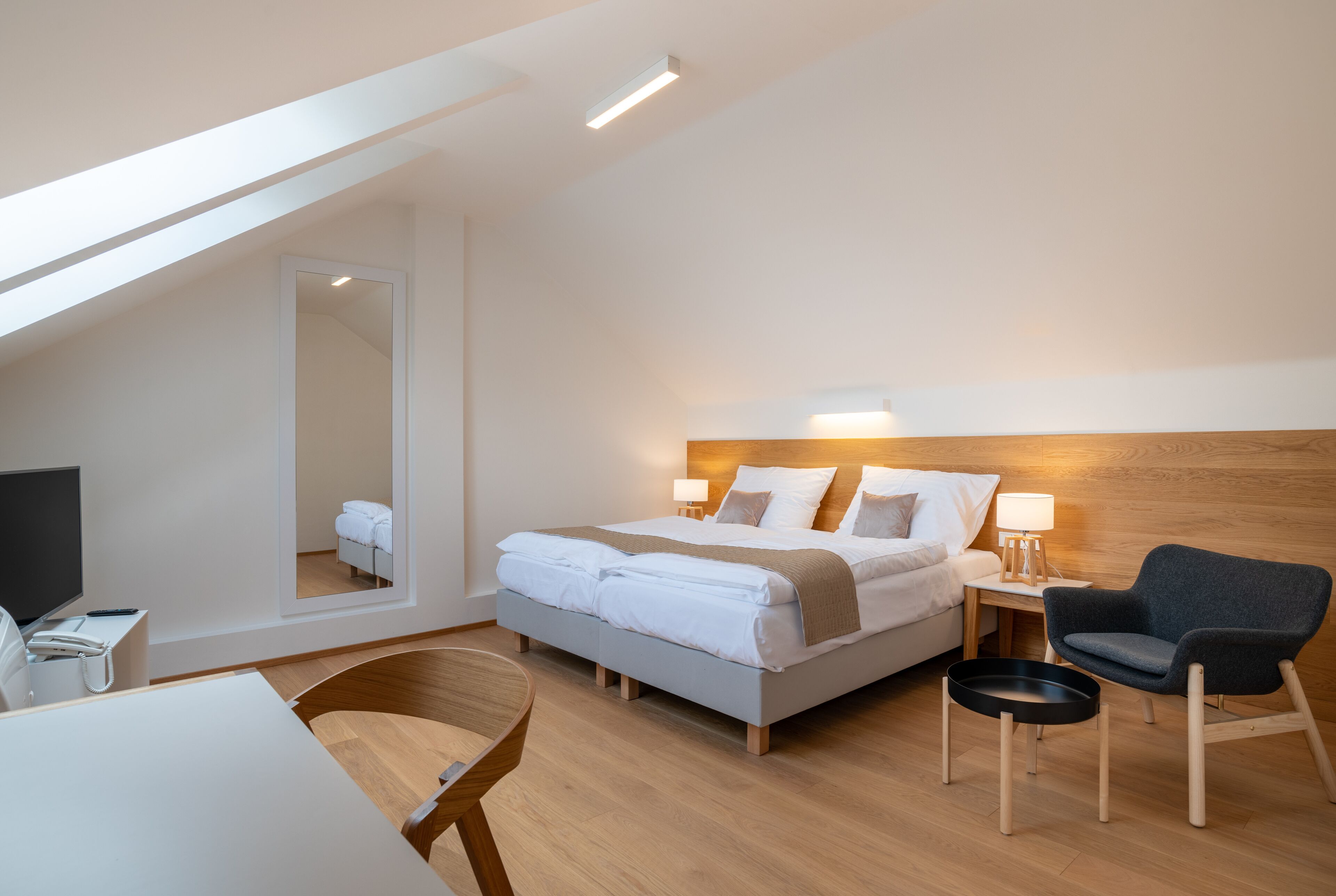 Double or Twin Room (#12) | Premium bedding, minibar, in-room safe, desk