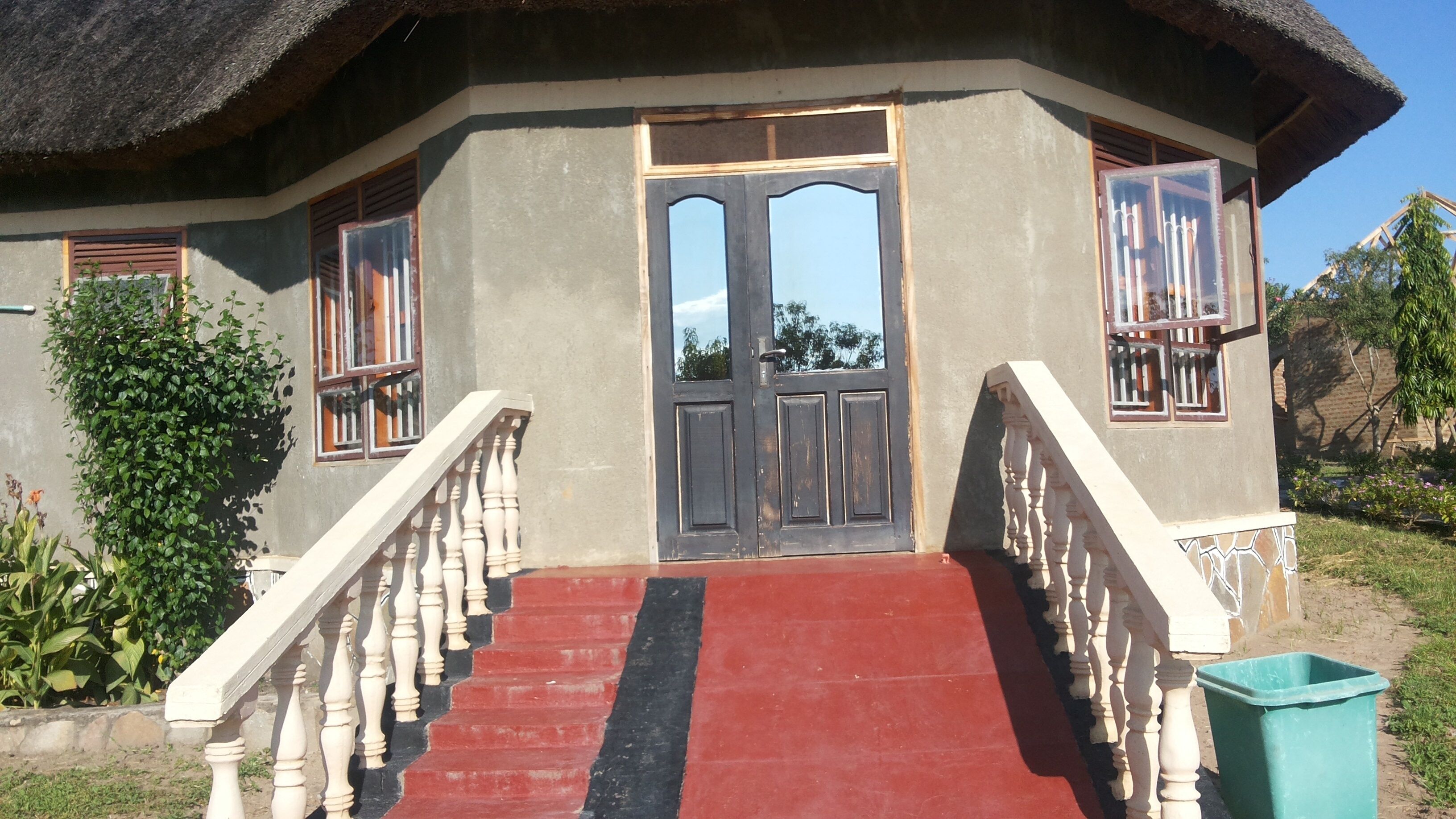 المنشأة من الخارج