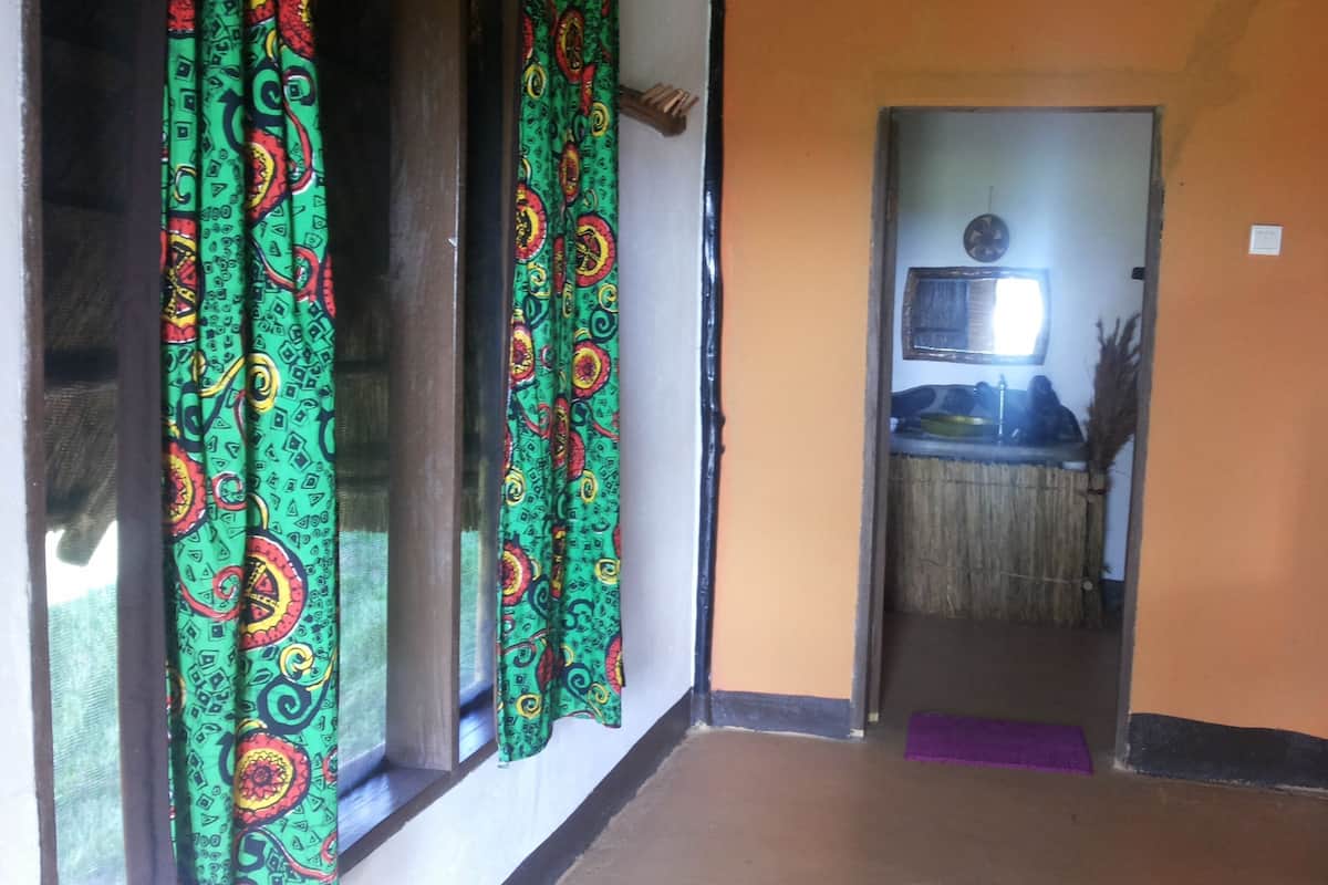 Twin Room | Premium bedding, desk, laptop workspace, blackout drapes