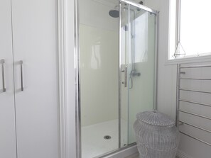 Chuveiro, secador de cabelo