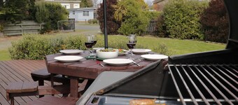 The Clearwater Cottage - Te Anau Holiday Home