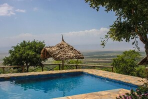 2 Außenpools, Sonnenschirme, Liegestühle