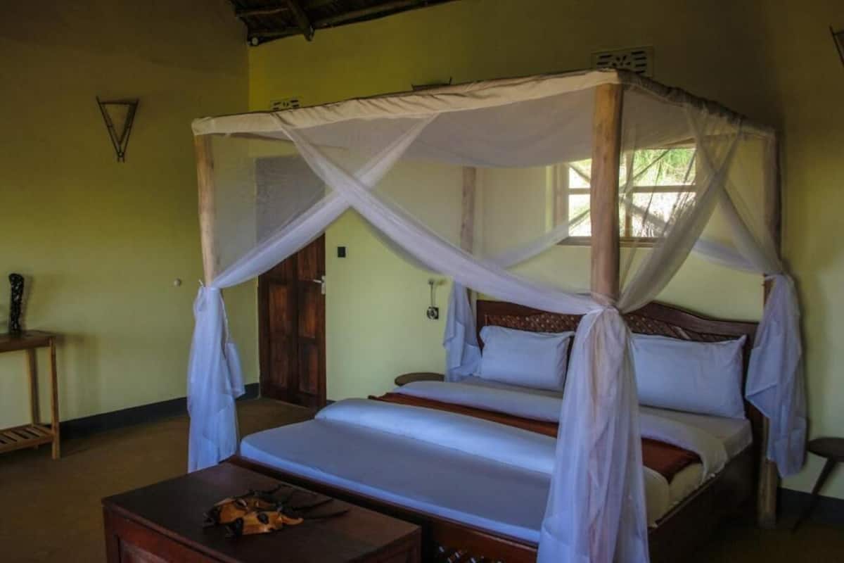 Panoramic Quadruple Room, Lake View (2 King Beds + Extra Bed) | Bed sheets