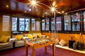 Game room - Shangri-la Boutique Hotel (Kathmandu)