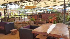 Café da manhã (USD 10 por pessoa)