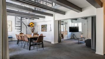 Exclusive Apartment | In-room dining