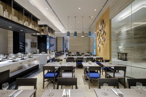 Restaurant - Savoy Hotel Mactan Cebu near Newtown Beach (Lapu-Lapu)