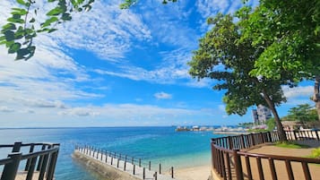 Privat strand i nÀrheten och gratis transport till/frÄn stranden