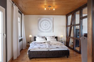 Apartment, 1 Bedroom, Non Smoking (HeimatNest) | Living area | 80-cm flat-screen TV with satellite channels, TV