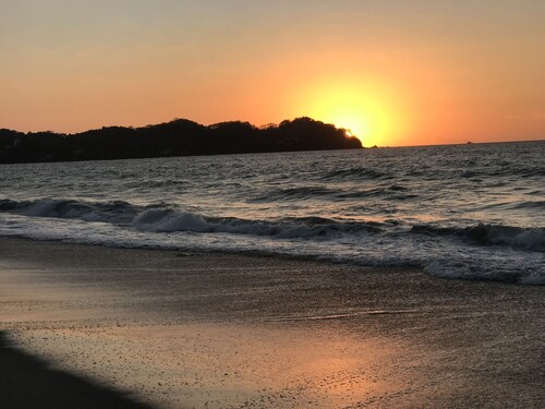 Charming Country Cottage close to redwoods, Coast, and other Attractions