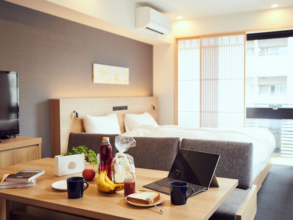 Family Apartment | In-room dining