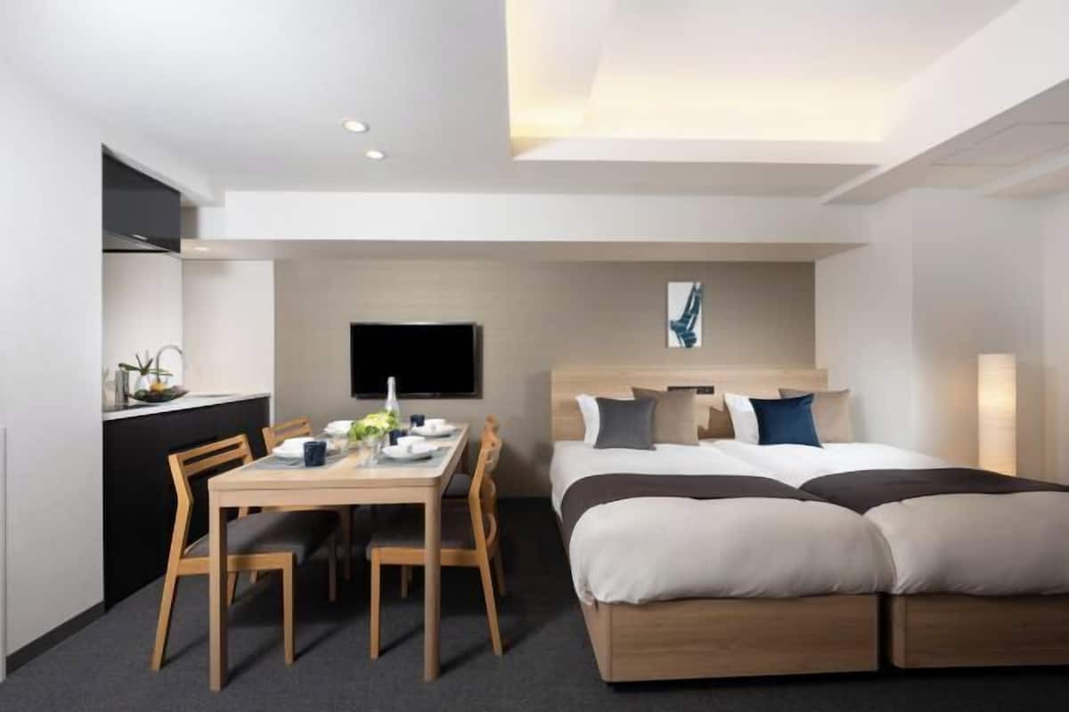 1 bedroom, in-room safe, desk, iron/ironing board