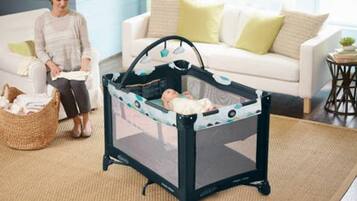 House (4 Bedrooms) | Living room | TV