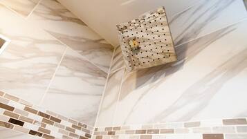 Apartment (3 Bedrooms) | Bathroom