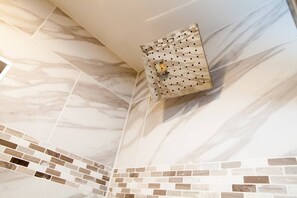 Apartment (3 Bedrooms) | Bathroom