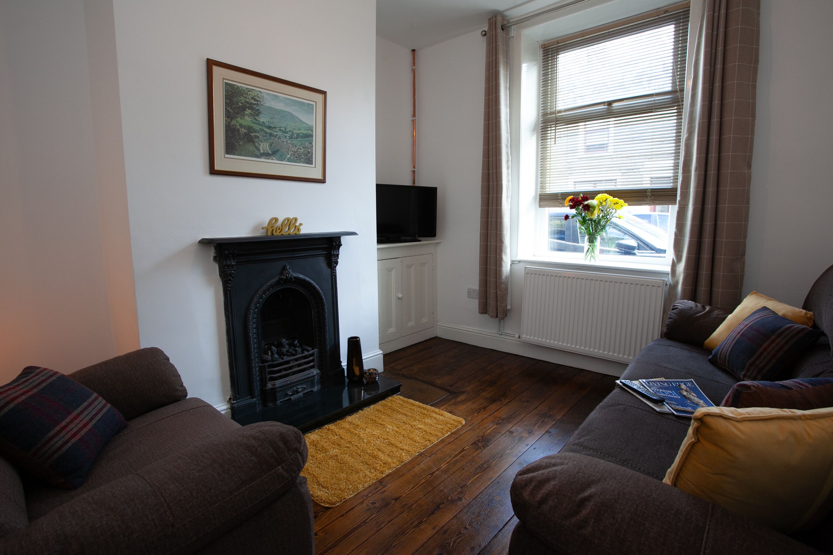 Smart TV, fireplace