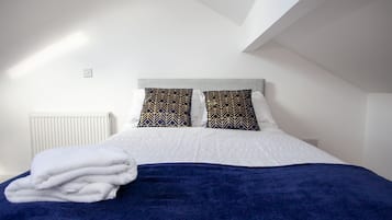3 habitaciones, tabla de planchar con plancha, cuna de viaje y wifi