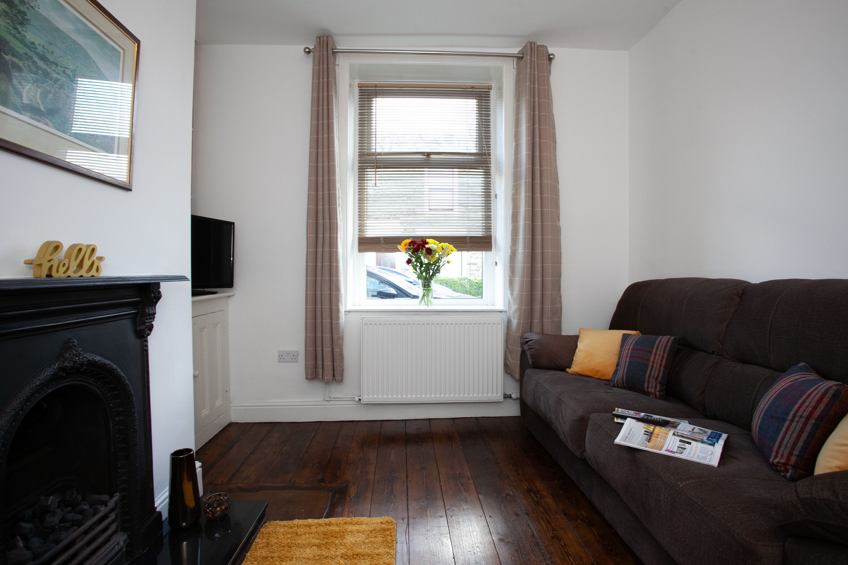 Smart TV, fireplace