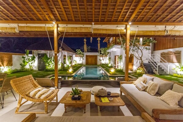 Outdoor pool - 5 BD Dream Villa in Seminyak Oberoi Beach (Kuta, Kabupaten Badung,)