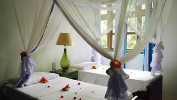 Didekorasi berbeda-beda dan dilengkapi dengan perabotan berbeda-beda