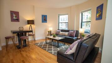 Apartment (2 Bedrooms) | Living room | TV