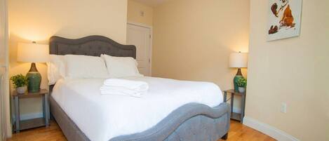 Apartment (2 Bedrooms) | 2 bedrooms, iron/ironing board, free cribs/infant beds, travel crib