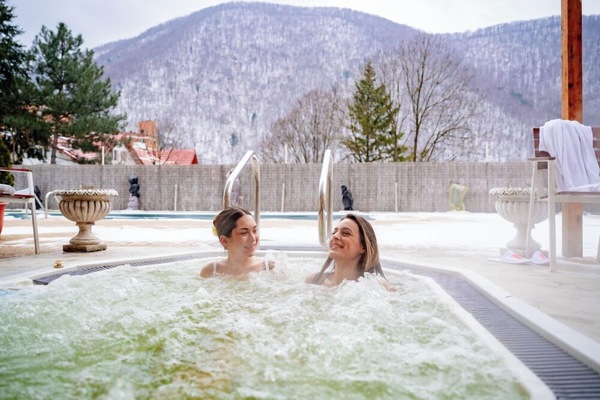Indoor pool, seasonal outdoor pool