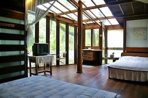Quadruple Room | Free WiFi, bed sheets