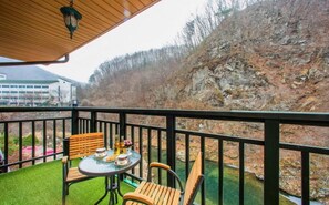 Traditional Room (B) | Balcony view - Dain Pension (Hongcheon)