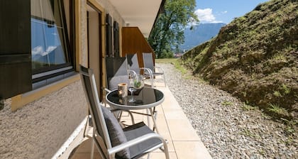 2 Zimmerwohnung mit Terrasse. Hunde sind auch willkommen,neues Badezimmer,Küche