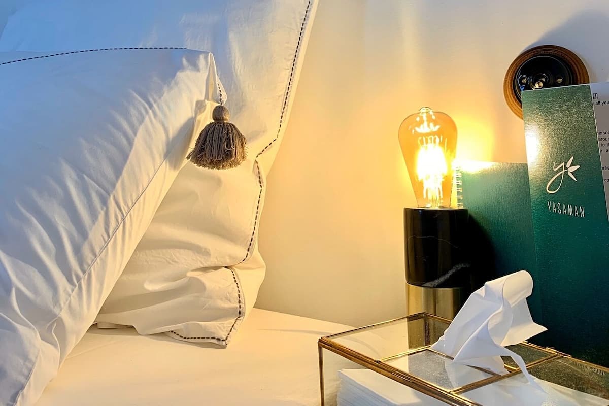 Ropa de cama de alta calidad, colchones con pillow-top y minibar