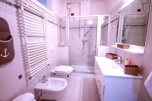 Apartment, 2 Bedrooms | Bathroom