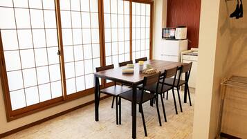 Rom (Main Building, 1F) | Individuelt dekorert, individuelt innredet og wi-fi (inkludert)