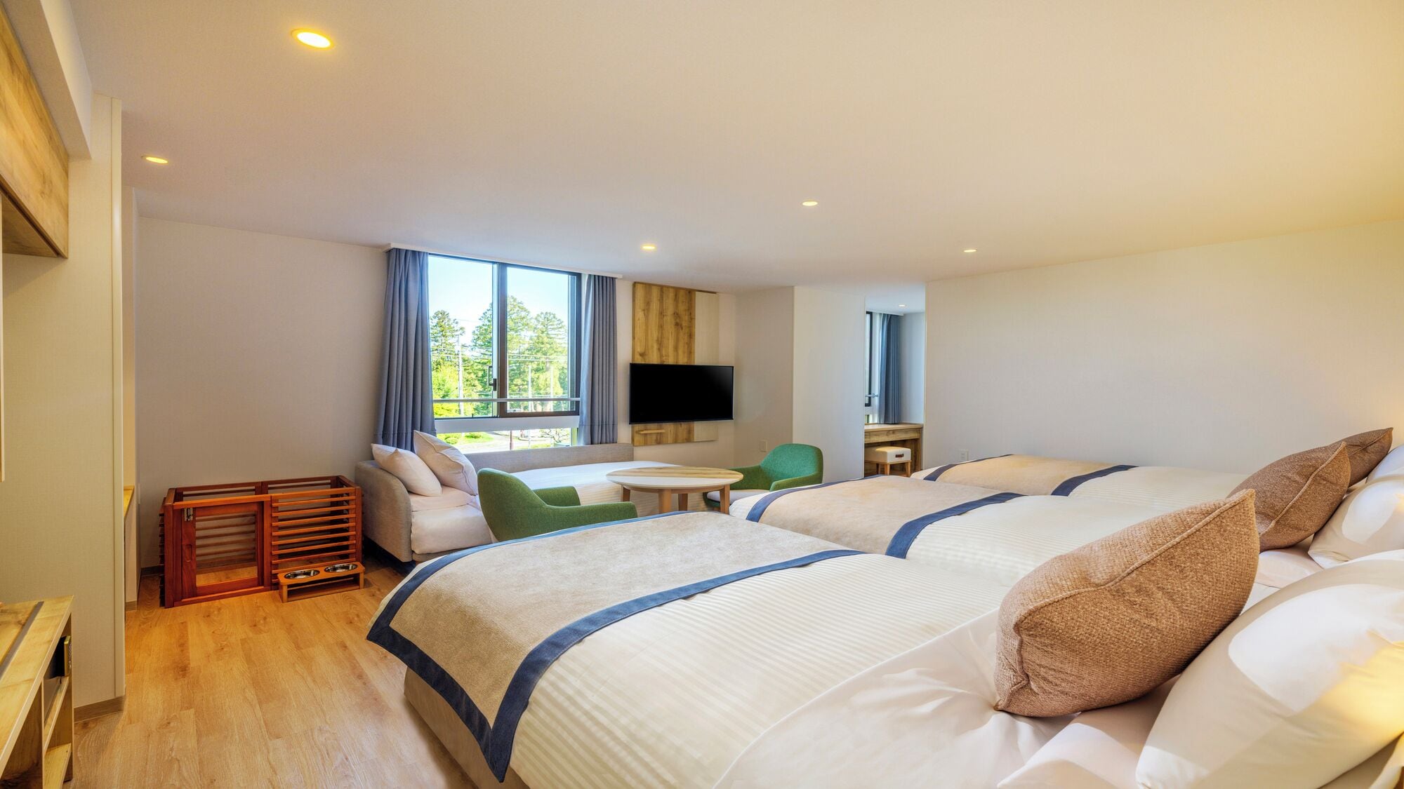 Superior vierpersoonskamer, niet-roken, privébadkamer (Dog Friendly) | Een kluis op de kamer, een bureau, gratis wifi, beddengoed