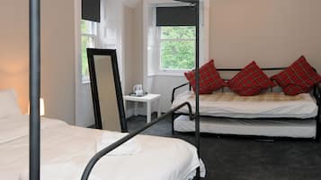 10 bedrooms, in-room safe, desk, iron/ironing board