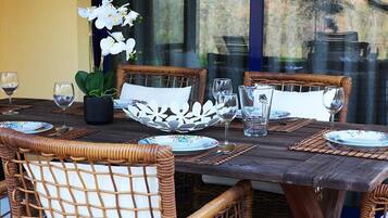 House, 2 Bedrooms, Private Pool (93) | In-room dining