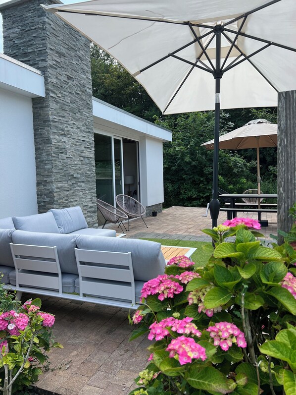 Terrace/patio - Family bungalow in Cadzand, near beach (max 6 adults, dog allowed) (Cadzand-Bad)