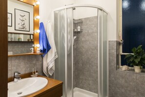 Superior Apartment, 2 Bedrooms | Bathroom | Shower, hair dryer, bidet, towels - notaMi -  Casagrande 1920 (Milan)