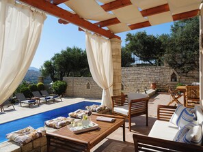 Outdoor dining - Private Villa with Pool & Jacuzzi | Organic Garden | Ideal for Families (RETHYMNO)