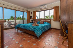 4 Schlafzimmer, Schreibtisch, kostenloses WLAN, Bettwäsche