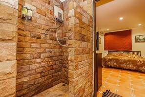 4 Schlafzimmer, Schreibtisch, kostenloses WLAN, Bettwäsche