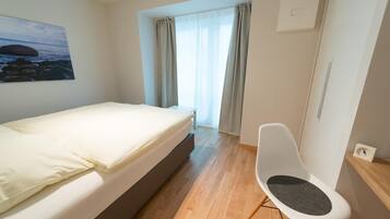 1 bedroom, laptop workspace, iron/ironing board, free WiFi